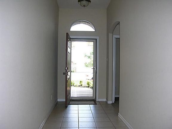 2nd image of 112 Arrowhead Dr