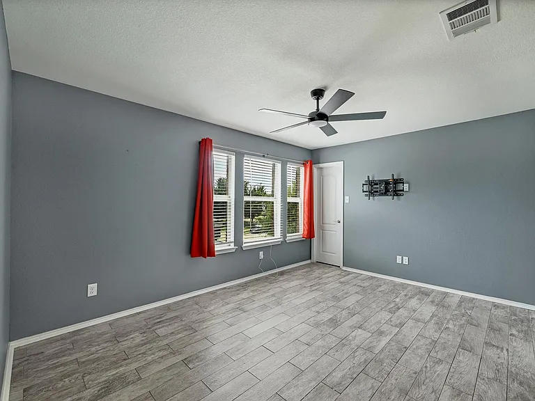 214 Briarwood Dr — Photo 21