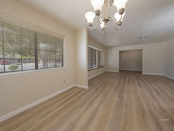4th image of 630 Mary Ann Ave
