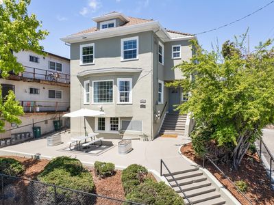 2049 8th Ave, Oakland, CA, 94606