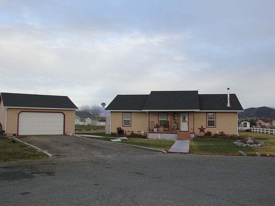 1st image of 104 Vardon Ct
