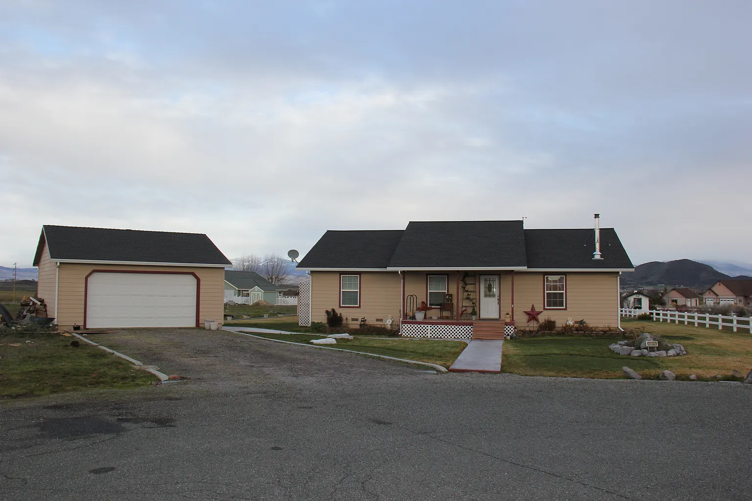 104 Vardon Ct photo 1