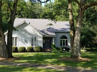 1407 Wolf Run Ct, Erie, PA 16505