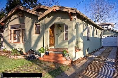 2211 24th Street + 1 car garage