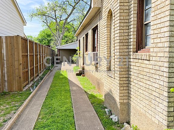 2nd image of 2540 Gladstone Dr