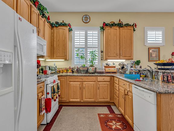 4th image of 1728 N Forest Oaks Dr