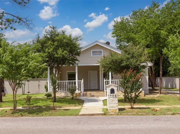 1705 3rd St, Brownwood, TX 76801