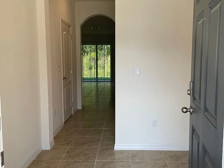 1249 Yellow Finch Dr — Photo 2