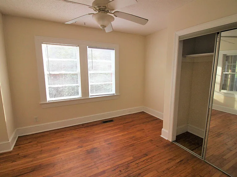 505 S Oak St — Photo 5