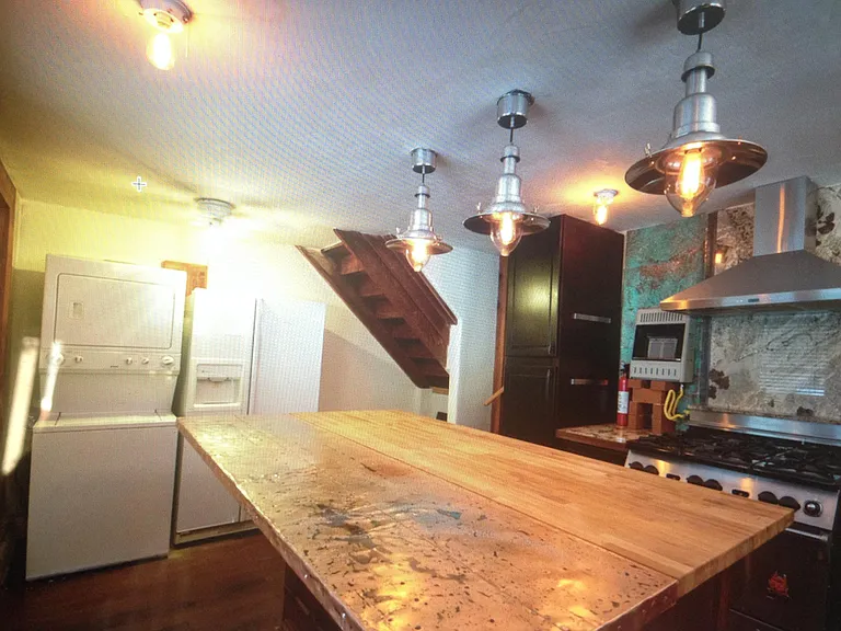 514 Alhambra Blvd — Photo 2