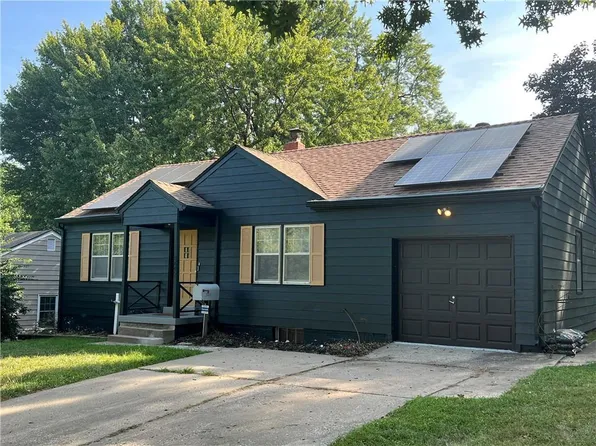 8642 Maiden Ln, Kansas City, MO 64114