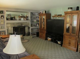 155 Dogwood Dr, Akron, PA 17501
