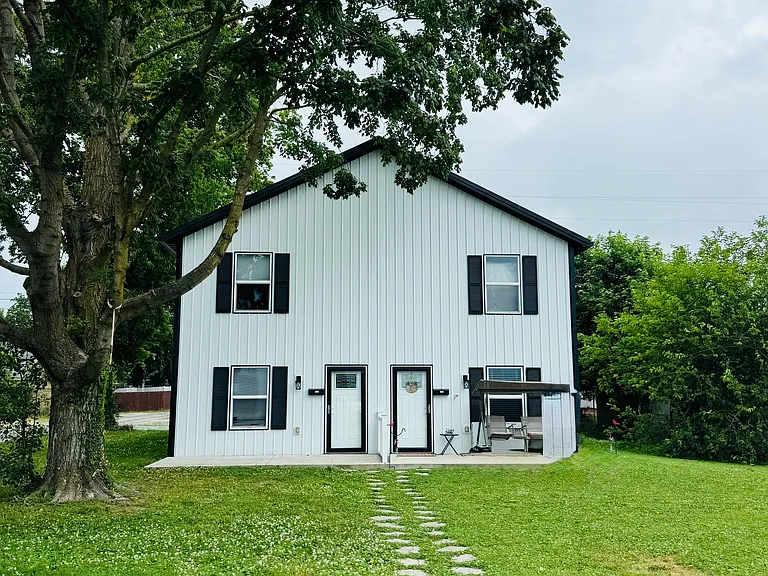 120 E Harrison St — Photo 3
