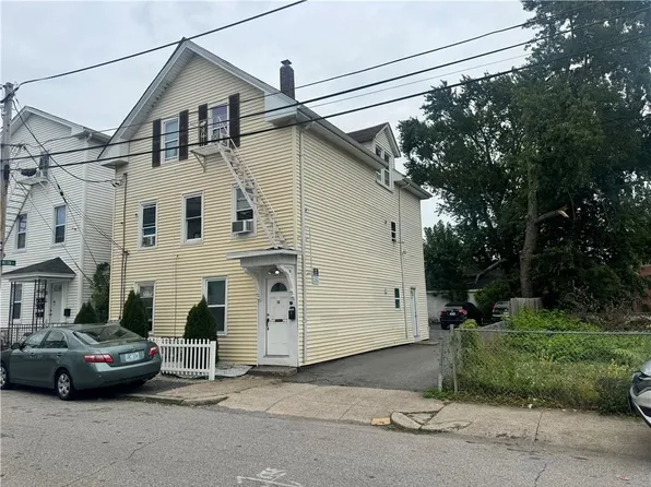 19 Melton St, Pawtucket, RI 02860