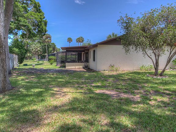 5th image of 3467 Country Walk Dr