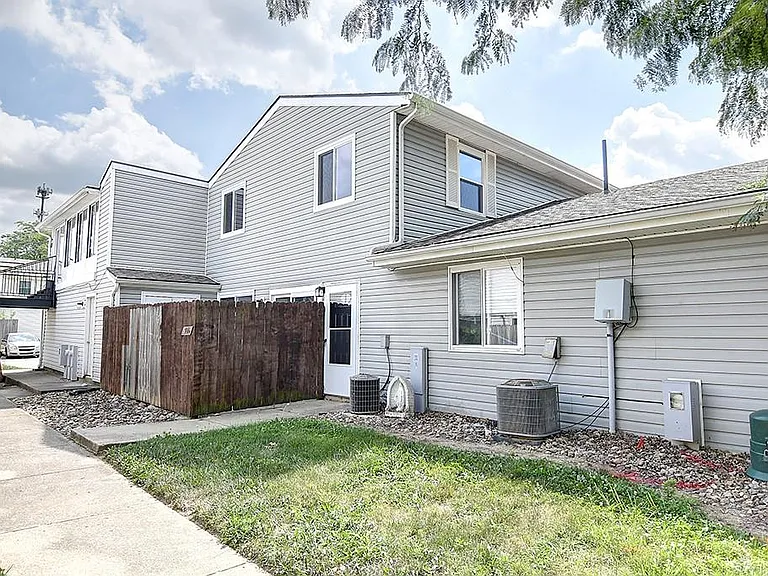 306 Chadwick Pl — Photo 2