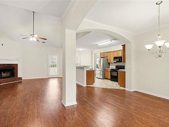 5th image of 1558 Kilgore Rd