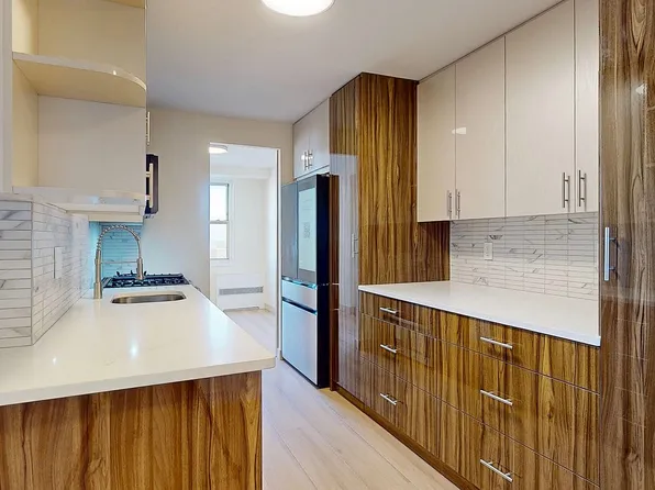 35 Seacoast Ter APT 9C, Brooklyn, NY 11235