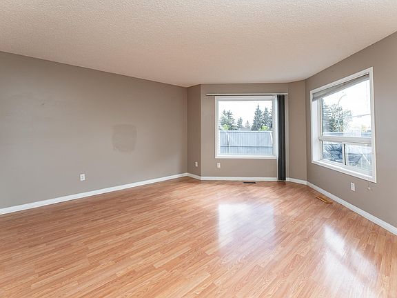 2nd image of 10 Cranberry Dr #15