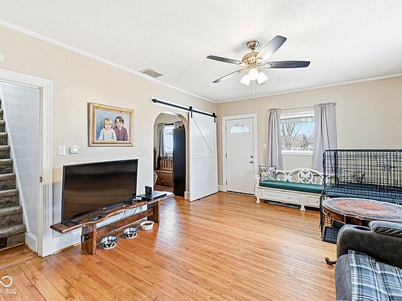 4th image of 501 Robinson St