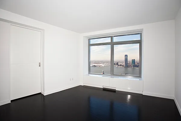 Sold by Nest Seekers International | media 6