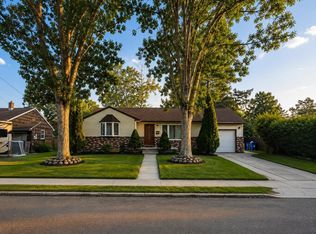230 Ridgewood Dr, Northfield, NJ 08225