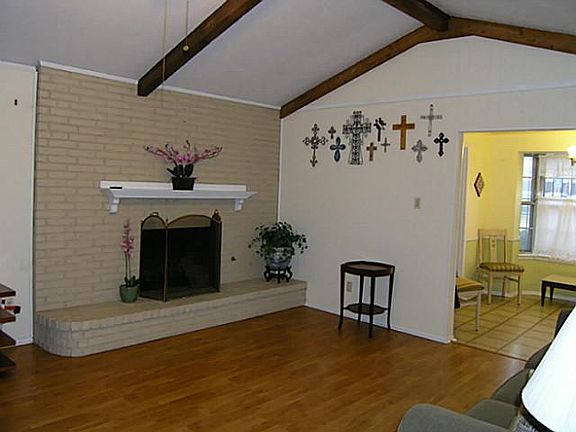 2nd image of 217 Amber Ln