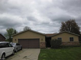 27312 Wyly St, Chesterfield, MI 48047