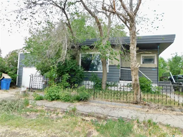 1004 2nd STREET N, Rockglen, SK S0H 3R1
