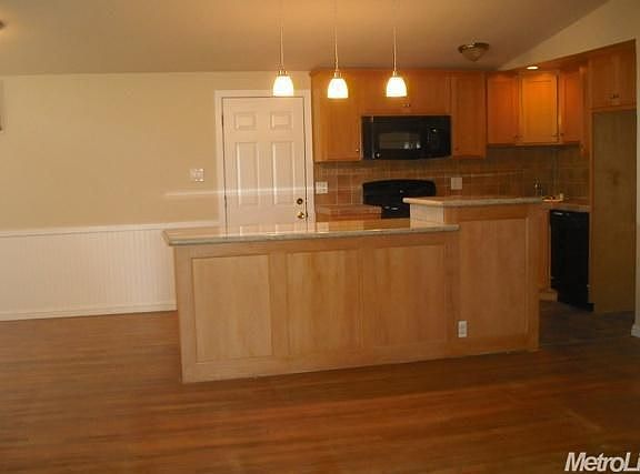 4th image of 4928 Donovan Dr