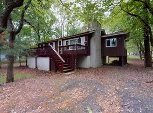 137 Stamford Rd, Dingmans Ferry, PA 18328