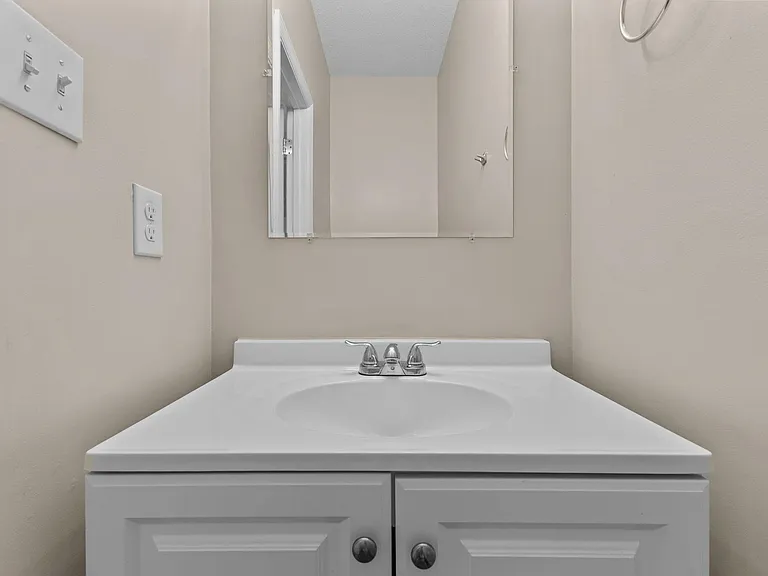 8318 Umstead Rd — Photo 26