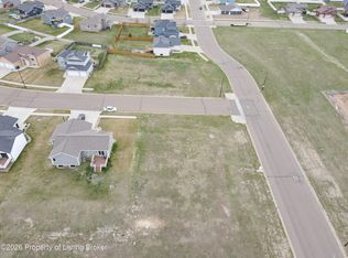 Wahl St, Dickinson, ND 58601