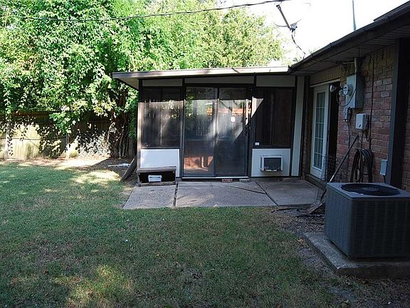 5th image of 401 Forestwood Dr