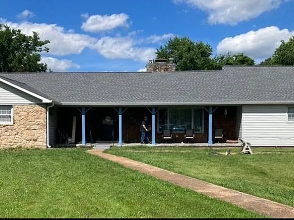 1429 W 10th St, Metropolis, IL 62960