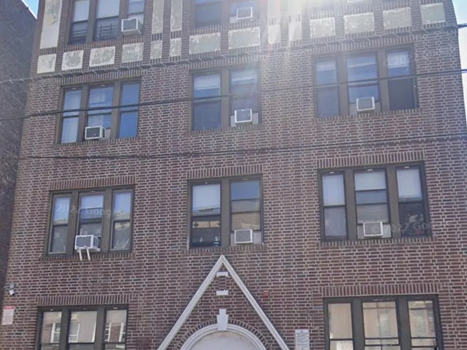 118 Corbin Ave #402