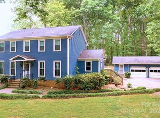 2717 Connemara Dr, Matthews, NC 28105