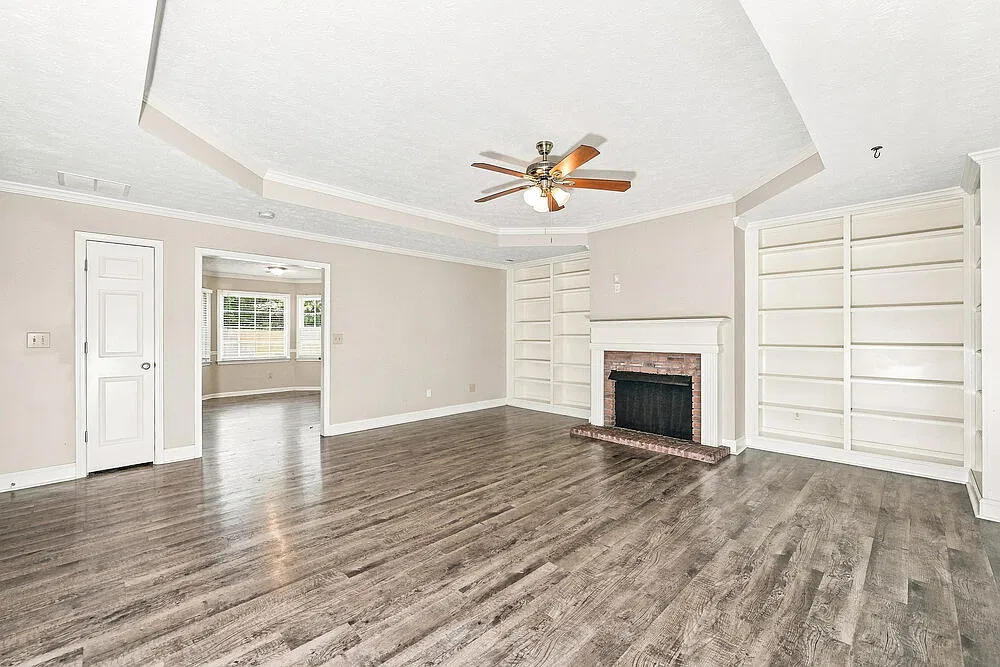 3 bed, 2.0 bath, 1573 sqft, $1,855 — Photo 3