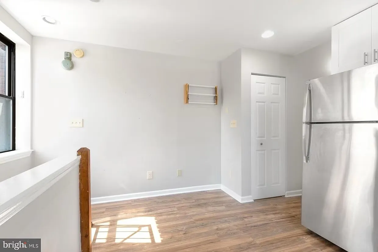 1 bed, 950 sqft, $1,550 — Photo 4