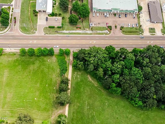 4th image of 1668 Old Fannin Rd