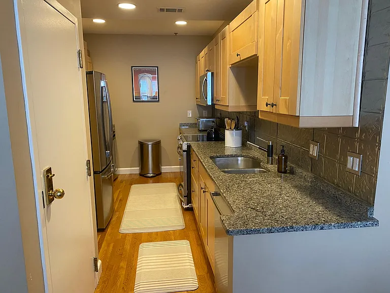 6 Clarendon St #302 — Photo 5