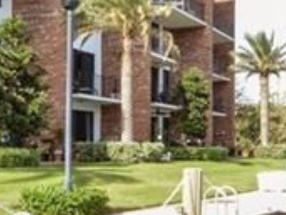3rd image of 1800 S Ocean Dr APT 103