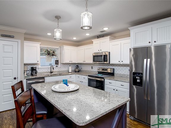 3rd image of 101 Ashford Drive