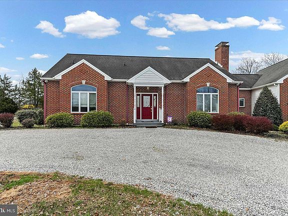 3rd image of 26 Sapphire Ln