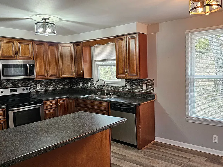 529 Morrison Dr — Photo 18
