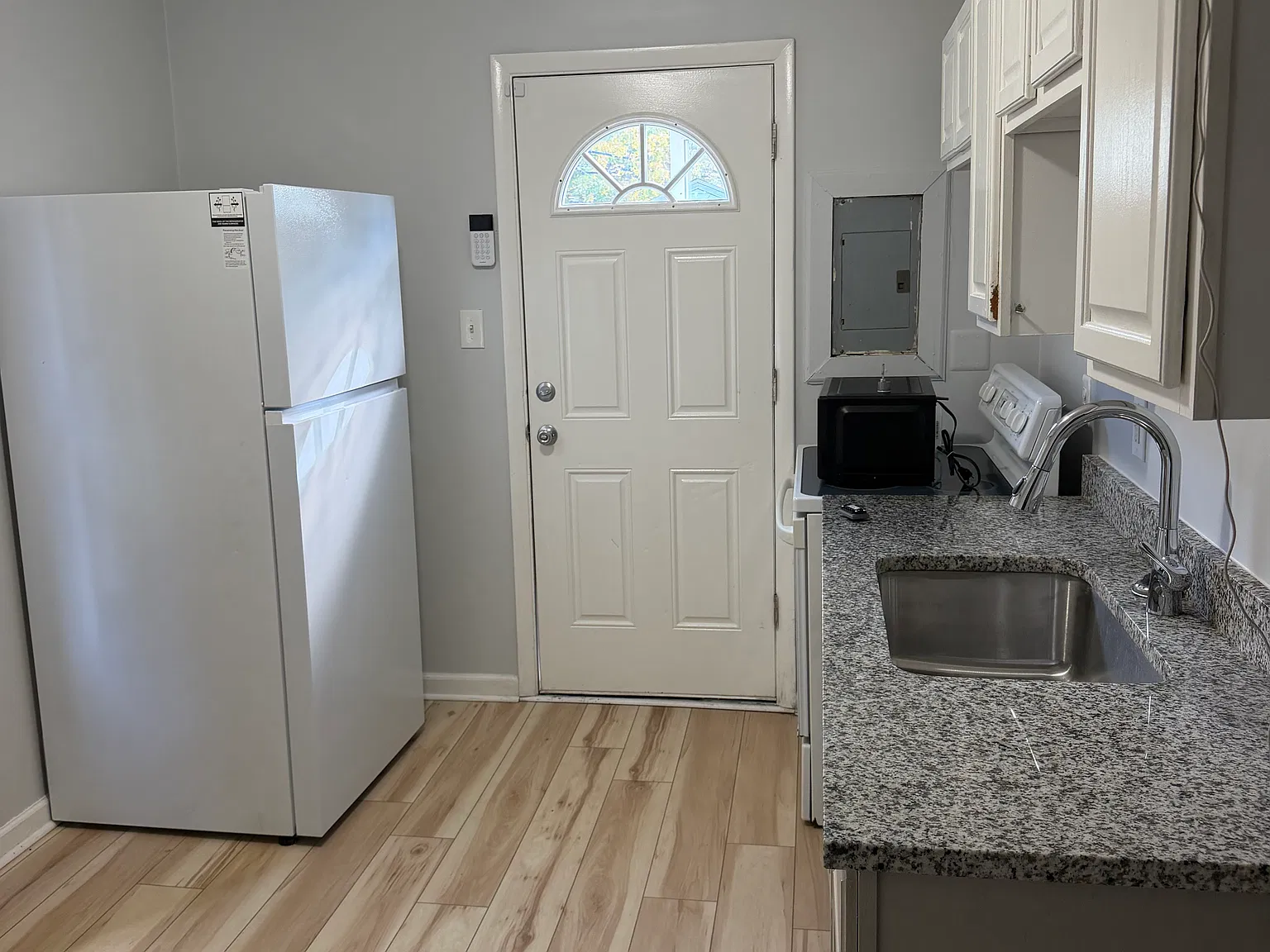 2 bed, 720 sqft, $1,275 — Photo 4