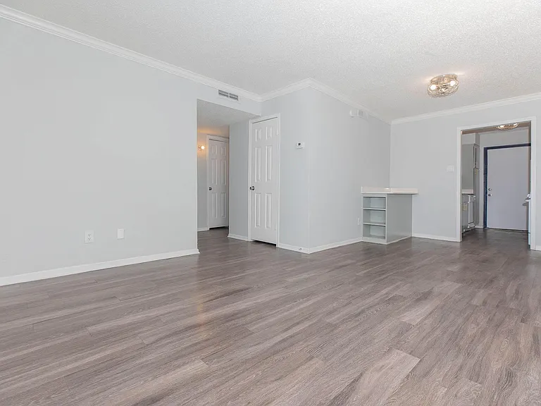 Galleria Flats Apartments — Photo 13
