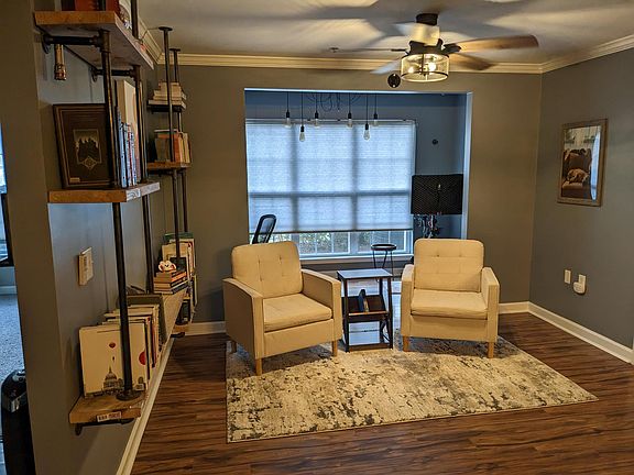 5th image of 2807 Bloomfield Ln Unit 105