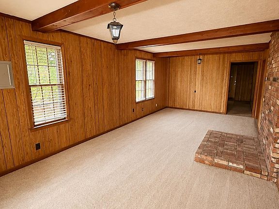 4th image of 6760 Locke Rd