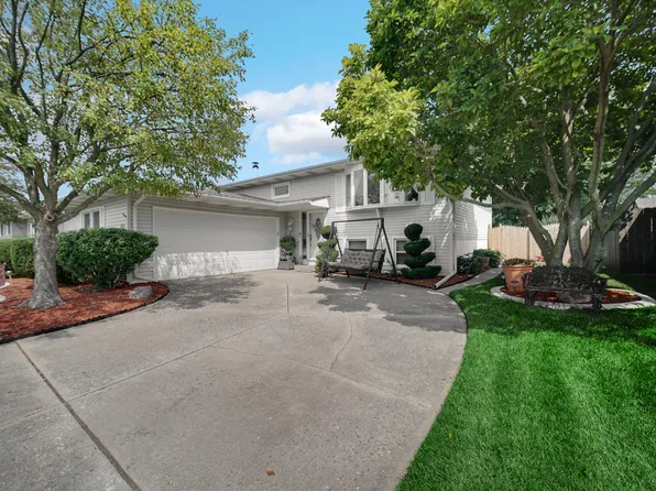621 Pierce Ave, Dyer, IN 46311